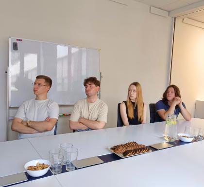 Studenci UPP podczas zajęć z branży OZE