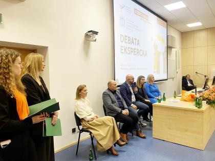 osoby w sali wykładowej