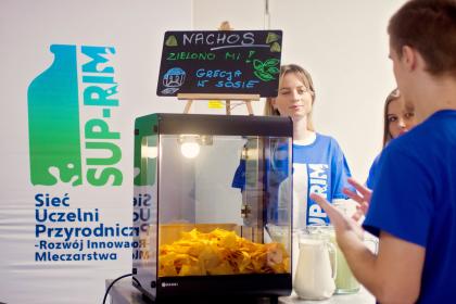 grupa osób podczas dnia otwartego