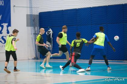 Uczestnicy podczas turnieju w futsal