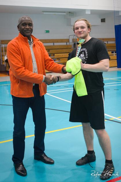 Uczestnicy podczas turnieju w futsal