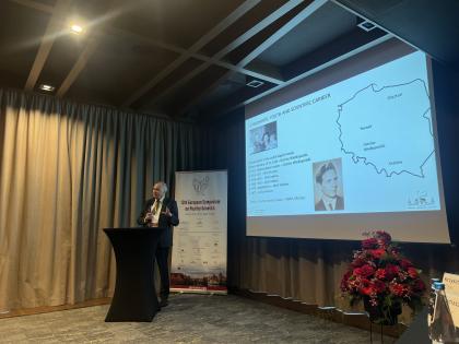 Autor podczas organizowanej konferencji