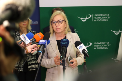 Paulina Hennig-Kloska – Minister Klimatu i Środowiska, podczas konferencji prasowej