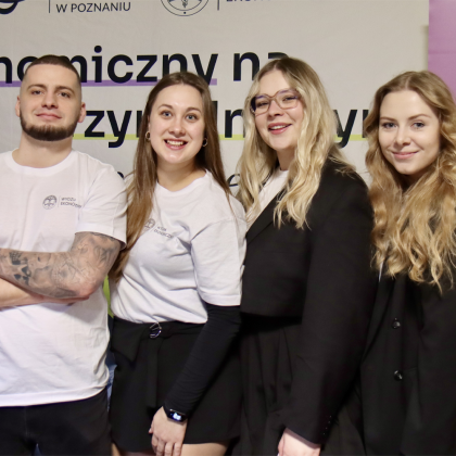 Studenci Wydziału Ekonomicznego podczas Dnia Współpracy