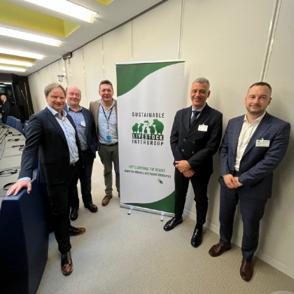 grupa osób w w Parlamencie Europejskim