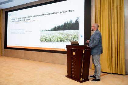 uczestnicy sympozjum 